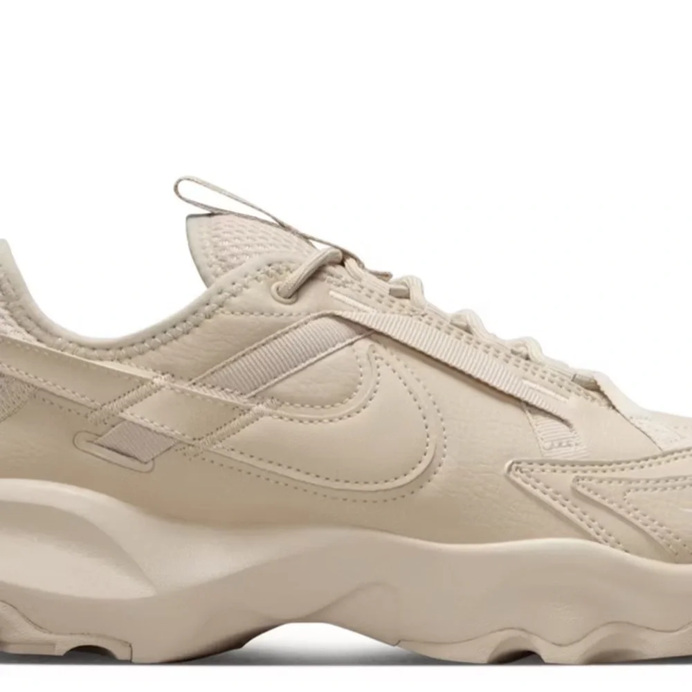 NWB Nike TC 7900 Sandrift/Sail - Picture 1 of 6